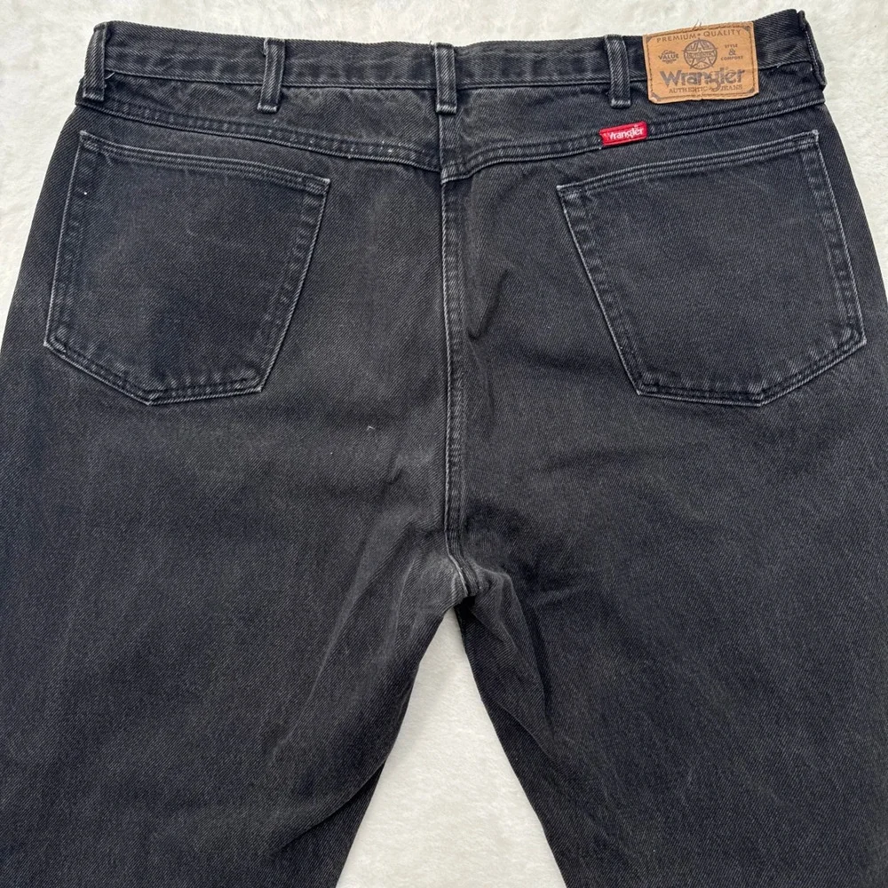 Wrangler Jeans Mens Black Authentic Straight Leg Made in USA Denim